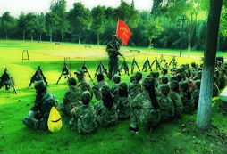 這個(gè)暑假，溧陽夏令營員你軍人夢！
