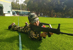 在校小學(xué)生適合參加勵志軍事夏令營？