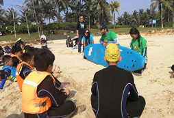 這個夏天，樂浪沖浪夏令營為孩子提供一座天然氧吧