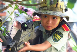 青少年參加六安軍事夏令營學(xué)會尊重與堅(jiān)持