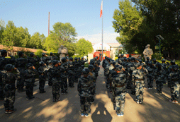 瀘州軍事夏令營活動來磨煉青少年的意志