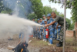 瀘州小學(xué)生軍事夏令營(yíng)讓孩子養(yǎng)成好習(xí)慣！