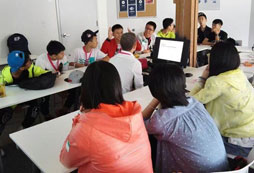留學(xué)體驗夏令營讓青少年消除對英語的恐懼