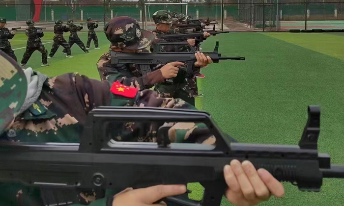 舉槍射擊