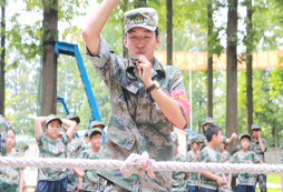 參加軍事夏令營(yíng)能給青少年帶來(lái)哪些收獲？