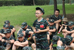 參加國(guó)內(nèi)中小學(xué)生軍事夏令營(yíng)的目的有哪些?