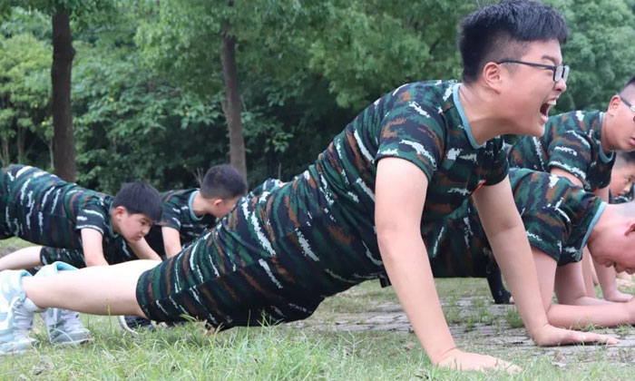 上海青少年軍事特訓(xùn)營