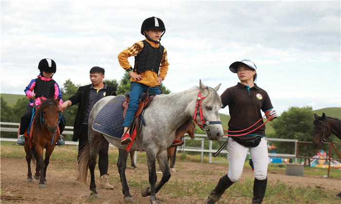 青少年馬術夏令營如何選擇