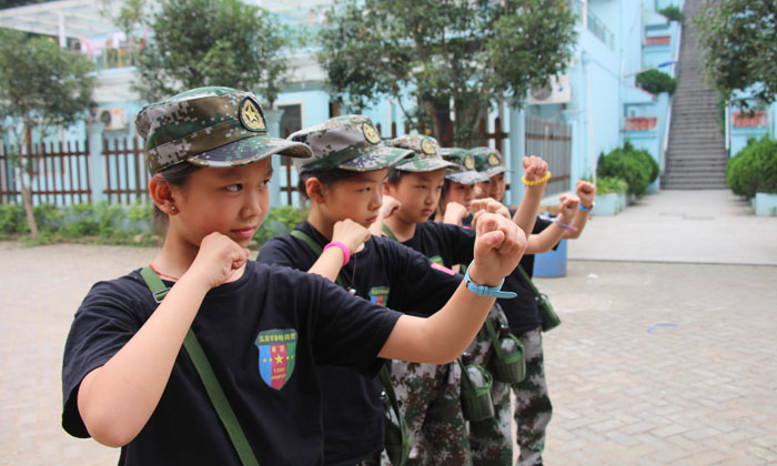 南京軍事夏令營(yíng)收費(fèi)