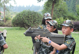 參加南京軍訓(xùn)夏令營(yíng)促進(jìn)孩子健康成長(zhǎng)