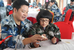 南京暑假夏令營快速提高學(xué)生的溝通能力