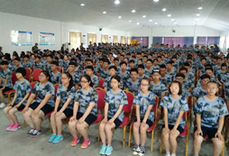 南京兒童夏令營(yíng)讓孩子具備一流的口才