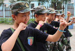 暑假南京青少年軍事夏令營(yíng)怎么樣？