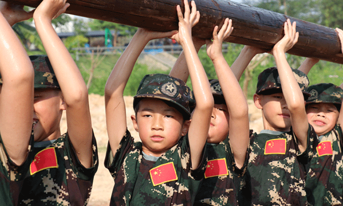 南寧軍事夏令營(yíng)