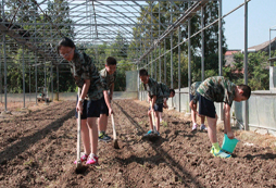 寧波軍事夏令營(yíng)能夠培養(yǎng)孩子的自信