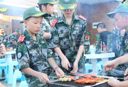 參加寧波軍隊(duì)夏令營(yíng)對(duì)于孩子的意義！