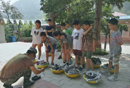 寧夏青少年軍事夏令營引導(dǎo)孩子和家長多交流