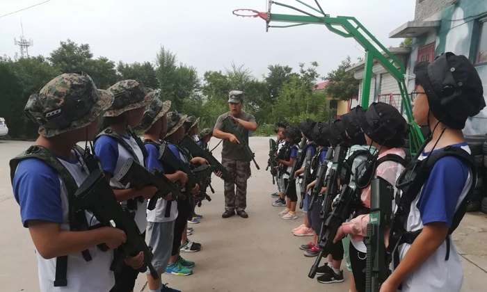 輝煌少年贏戰(zhàn)未來學(xué)業(yè)托管軍事夏令營