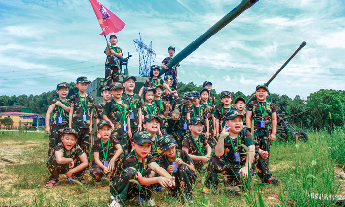 鐵血獵人軍事夏令營(yíng)