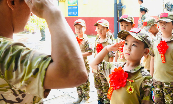 萌童走天下軍事夏令營