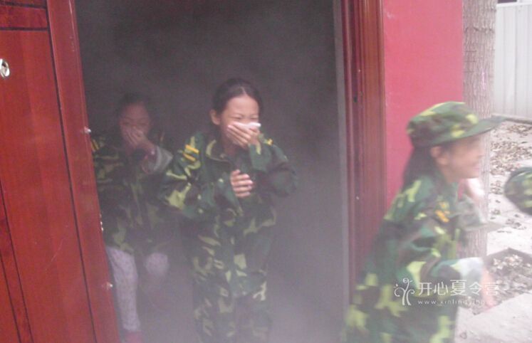 青少年軍事夏令營(yíng)