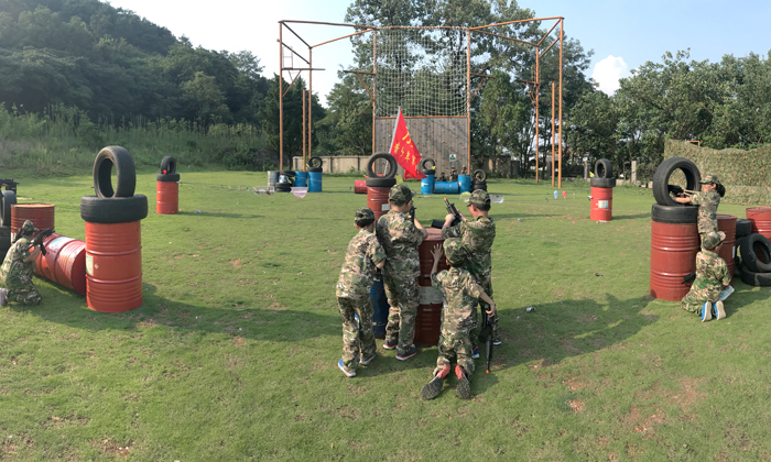 方陣特訓(xùn)軍事夏令營(yíng)