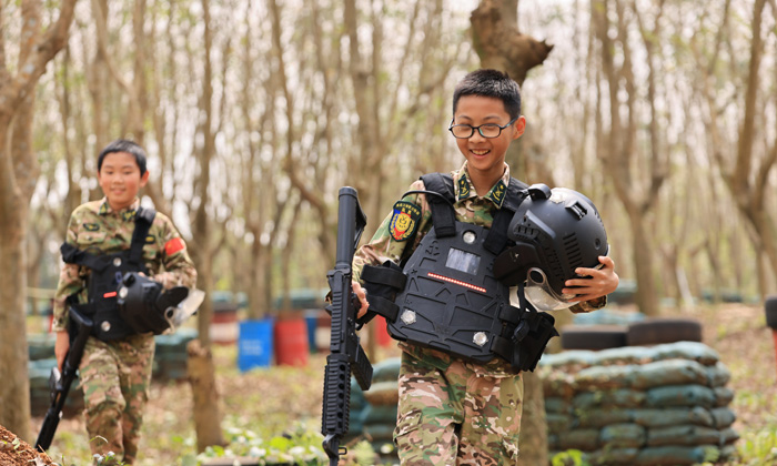 海南刀峰拓展軍事夏令營