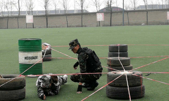 參加軍事特訓(xùn)讓孩子收獲自信的品格素質(zhì)