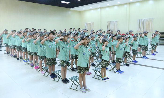 中國(guó)少年軍旅軍校夏令營(yíng)