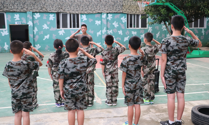 成都better少年軍事夏令營(yíng)