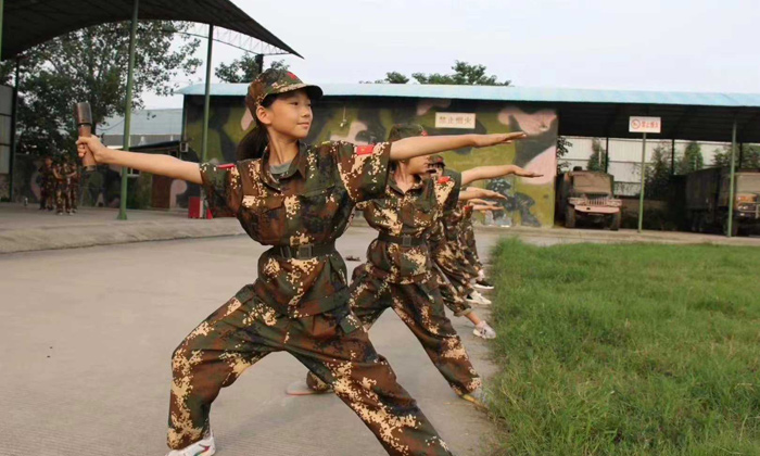 河南軍事夏令營(yíng)