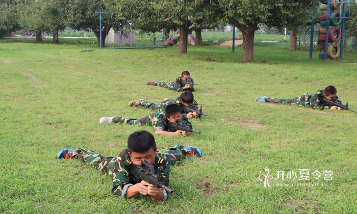 青少年軍事夏令營(yíng)