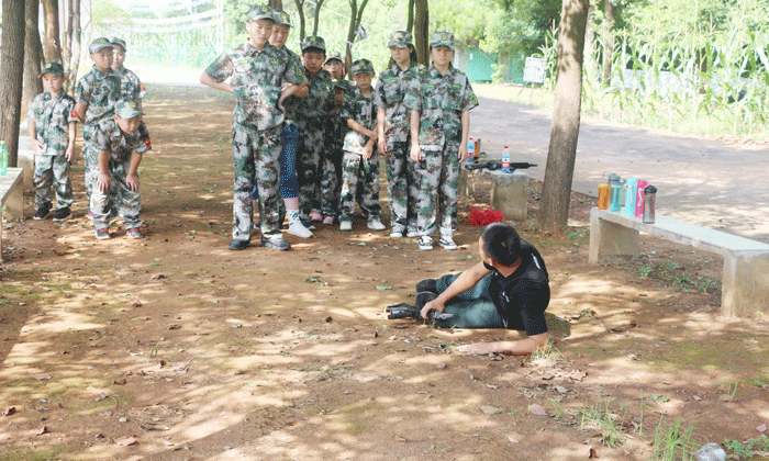 青島青少年軍事夏令營.gif