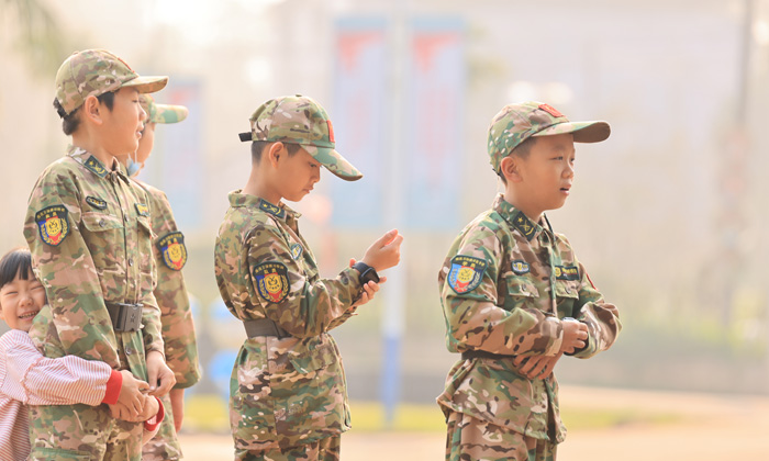 海南刀峰拓展軍事夏令營課程特色