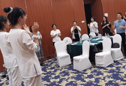 表演晚會(huì)