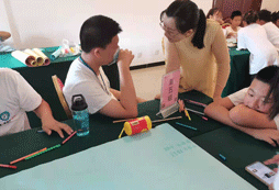 監(jiān)考人員盡可能服務(wù)選手
