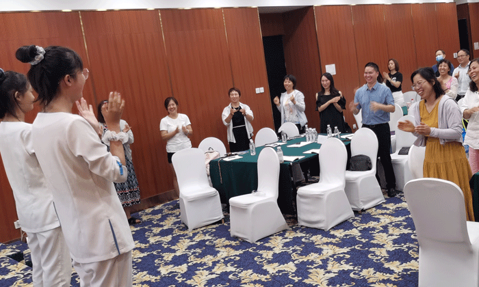 表演晚會(huì)