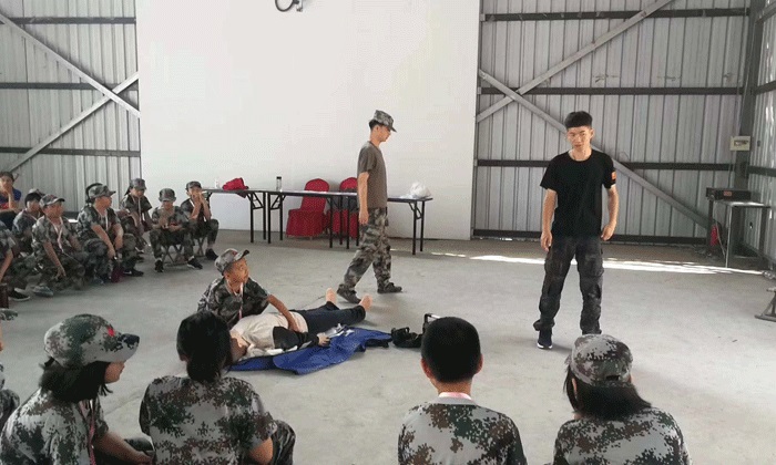青少年軍訓(xùn)夏令營哪家好