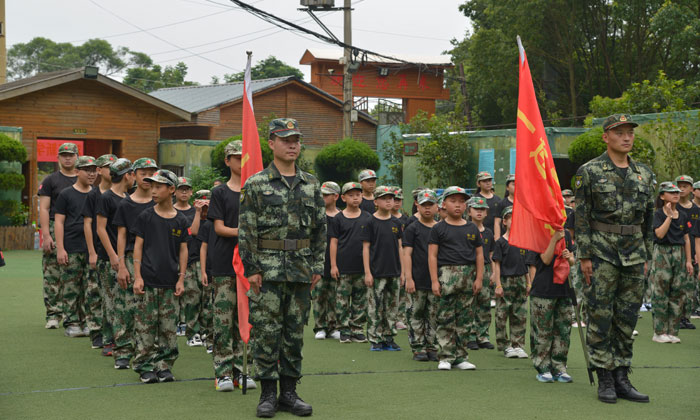 青少年軍訓(xùn)夏令營(yíng)在哪