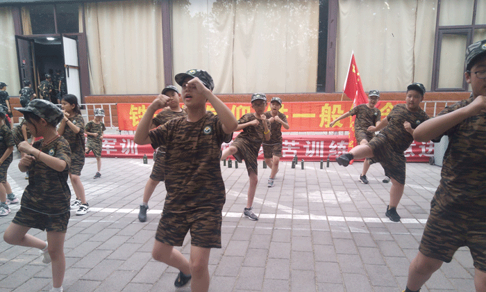 清遠軍事夏令營有哪些課程？.gif