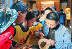 清遠(yuǎn)小學(xué)生夏令營(yíng)老師告訴你學(xué)習(xí)國(guó)學(xué)的5大好處