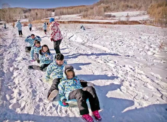 冬天，就讓我們跟隨親子冬令營的腳步感受冰雪神話吧！