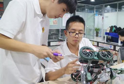 齊齊哈爾機(jī)器人夏令營提升孩子的綜合素質(zhì)！