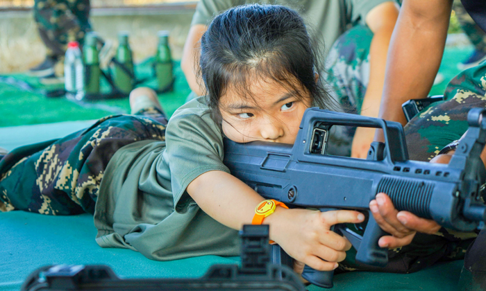 匍匐射擊