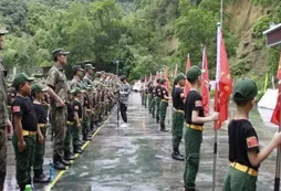 廣州榮鷹拓訓(xùn)軍事營一般有哪些拓展項(xiàng)目？