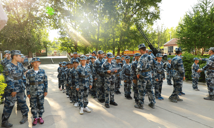 三亞軍事夏令營(yíng).gif