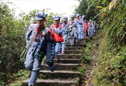 假期孩子參加軍事夏令營(yíng)要注意什么