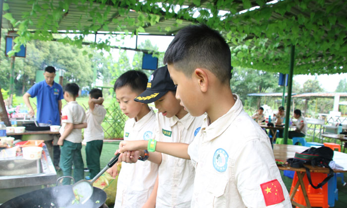 陜西軍事夏令營師資水平怎么樣？.jpg