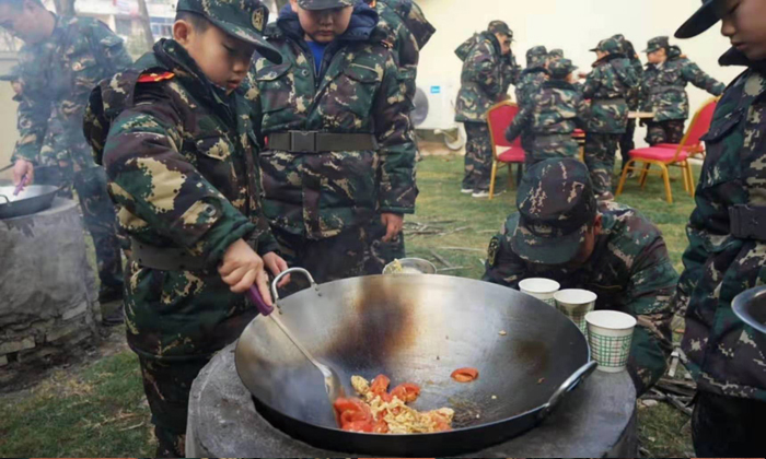 軍訓(xùn)夏令營