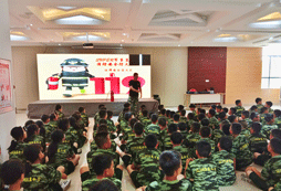 參加陜西軍事夏令營讓孩子獨(dú)立思考！